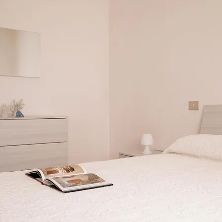 Casa Indipendente Con 3 *