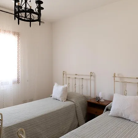 Casa Indipendente Con 3 Casa vacanze *